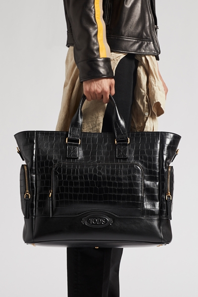 مجموعة Tod’s الرجالية لربيع وصيف 2020... تصاميم خفيفة بجودة عالية